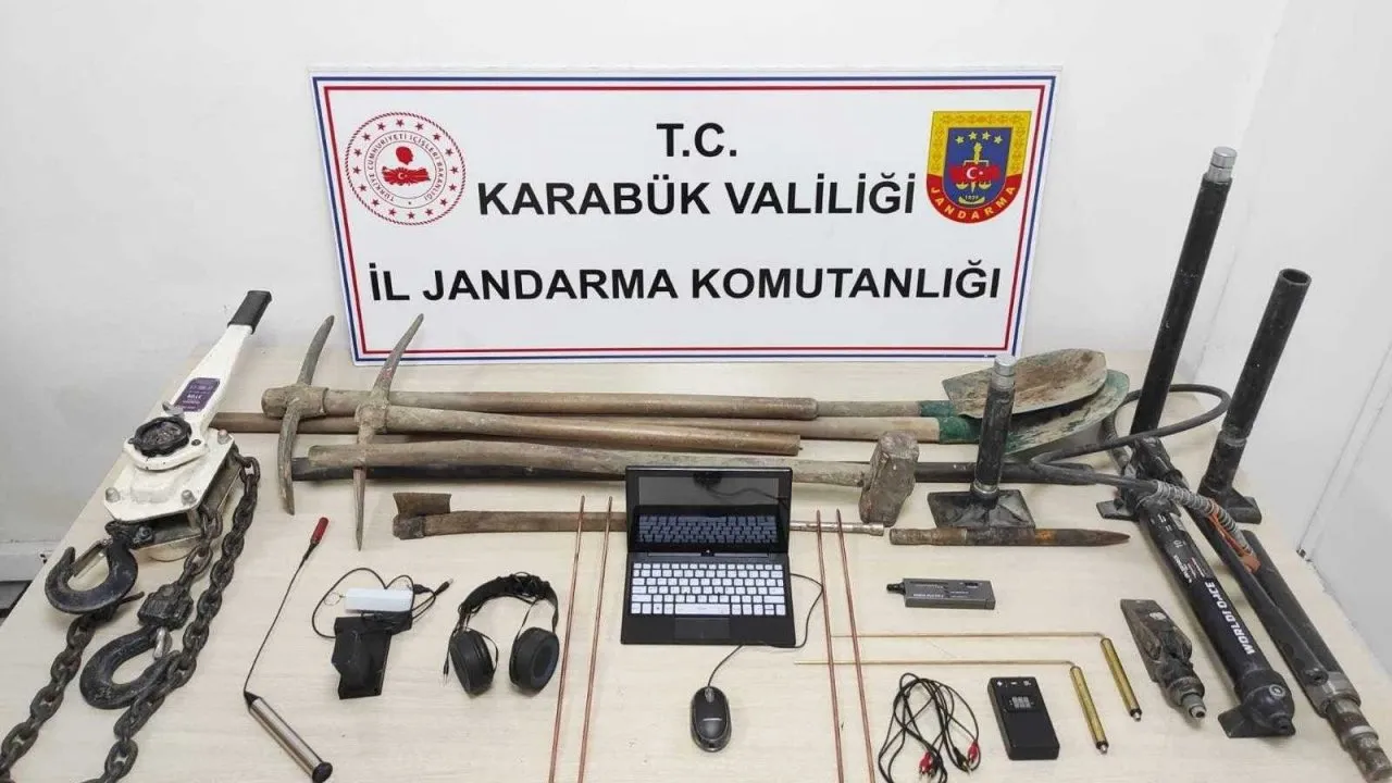 KARABÜK’TE KAÇAK KAZI VE UYUŞTURUCU OPERASYONU: 11 ŞÜPHELİ YAKALANDI