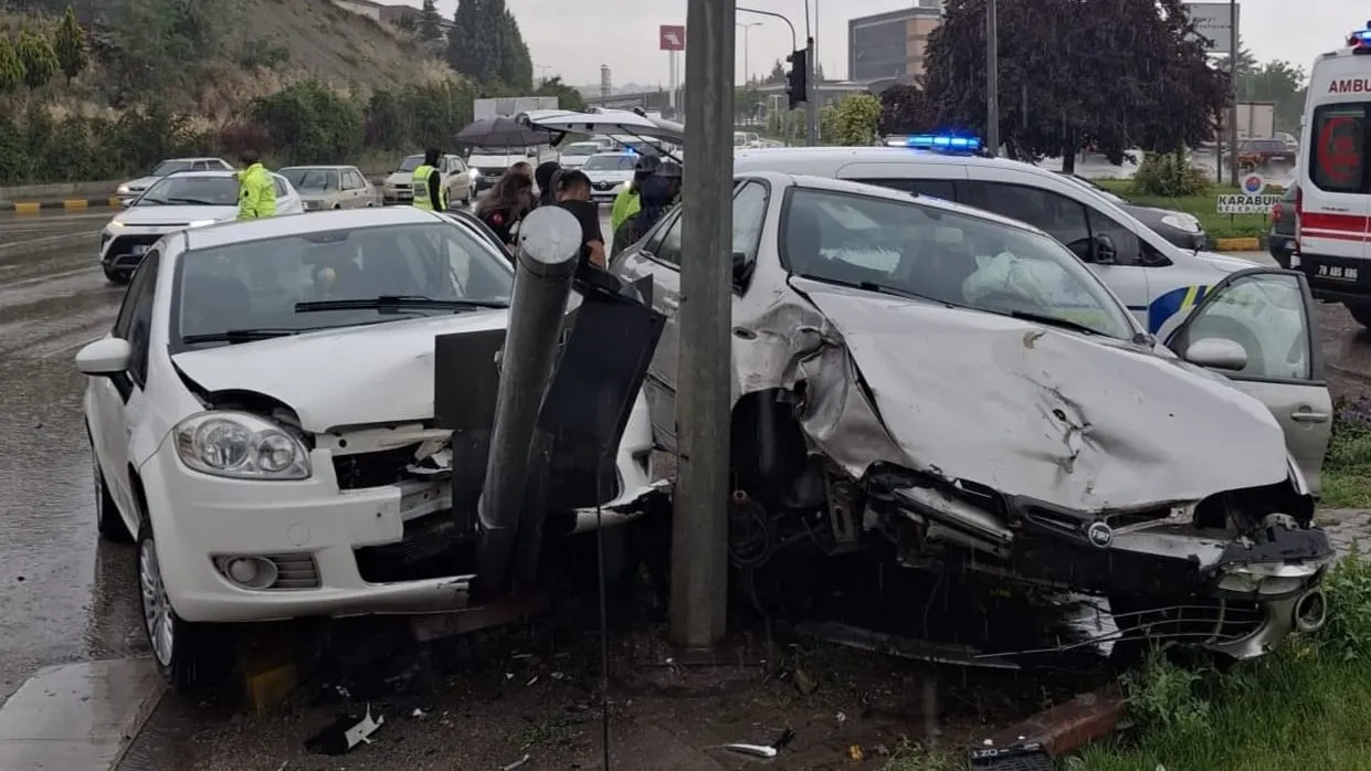 KARABÜK’TE TRAFİK KAZASI:3 YARALI