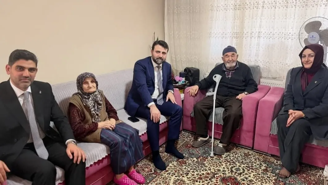 KARABÜK’TE YÜREK ISITAN ZİYARET: DUALAR CUMHURBAŞKANI ERDOĞAN İÇİN