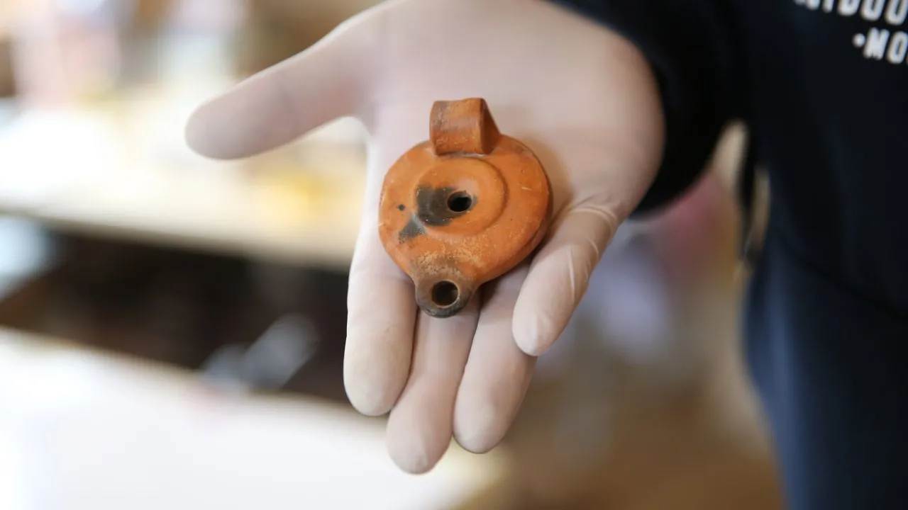 KARABÜK’TEKİ ANTİK KENTTE 1750 YILLIK PİTOS MEZAR BULUNDU