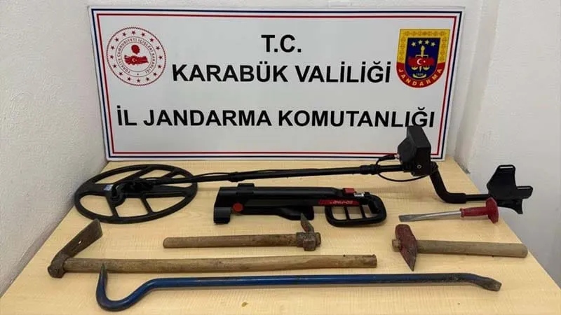SAFRANBOLU’DA DEFİNE AVCILARINA JANDARMA BASKINI