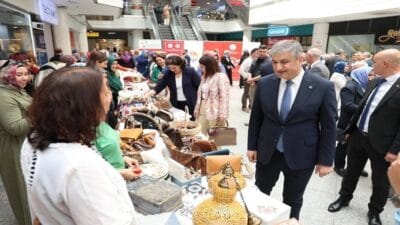 KARABÜK’TE ADEM KURSİYERLERİNDEN EL EMEĞİ KERMESİ Karabük’te Aile Destek Merkezi (ADEM) kursiyerlerinin el emeği ürünlerinin yer