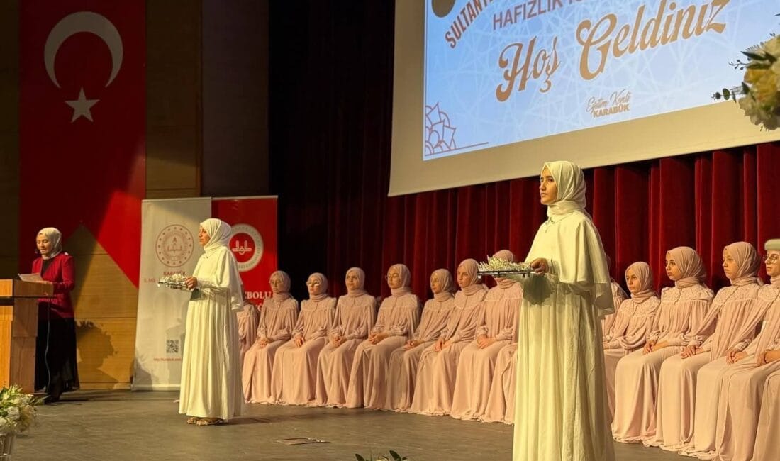 KARABÜK’TE HAFIZLIĞI TAMAMLAYAN 18 ÖĞRENCİ İÇİN İCAZET TÖRENİ DÜZENLENDİ Karabük’te hafızlık eğitimini tamamlayan 18 öğrenci için icazet töreni gerçekleştirildi.