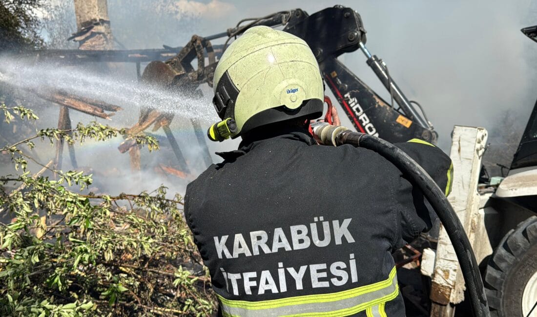 KARABÜK’TE TEK KATLI EVDE YANGIN Karabük'ün Salmanlar köyünde Osman Ünal’a ait tek katlı evde henüz