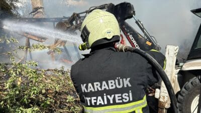 KARABÜK’TE TEK KATLI EVDE YANGIN Karabük'ün Salmanlar köyünde Osman Ünal’a ait tek katlı evde henüz