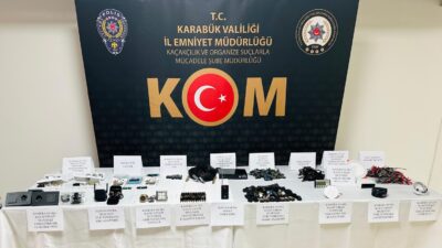 KARABÜK’TE CASUS KAMERA OPERASYONU:BİR KİŞİ TUTUKLANDI Karabük’te, internet üzerinden yasa dışı gizli kamera satan ve bu