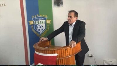 ASD YAPI EFLANİ SPOR’DA VEDA: BAŞKAN TOPÇU AYRILIYOR ASD Yapı Eflani Spor Kulüp Başkanı İrfan Topçu, sezon sonu