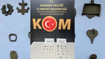 KARABÜK ESKİPAZAR’DA TARİHİ ESER OPERASYONU Karabük Emniyet KOM Şube, Eskipazar'da düzenlediği operasyonda farklı dönemlere ait