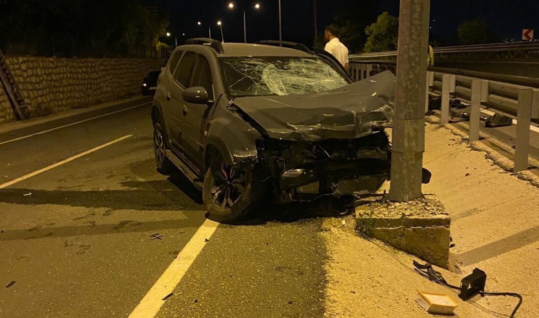 KARABÜK’TE ALKOLLÜ SÜRÜCÜ KAZA YAPTI: 2 YARALI Karabük Kirkilli Mahallesi Bartın yolu üzerinde  meydana gelen kazada,