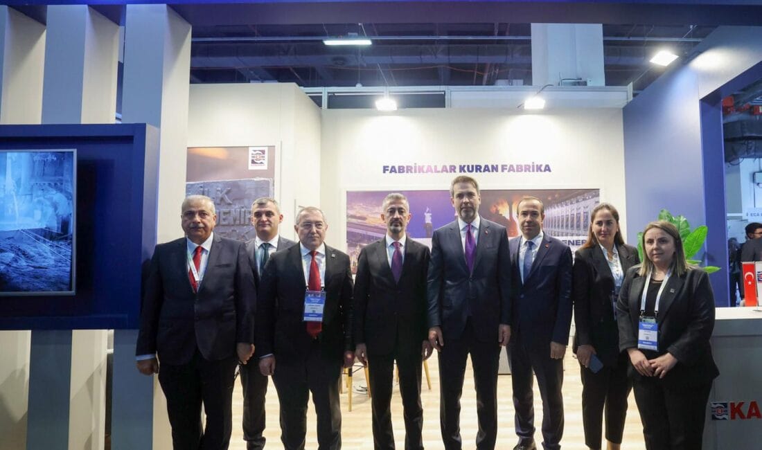 BAYRAKTAR’DAN KARDEMİR STANDINA ZİYARET İstanbul Kongre Merkezi'nde düzenlenen 11. Enerji Verimliliği Forum ve Fuarı'nda