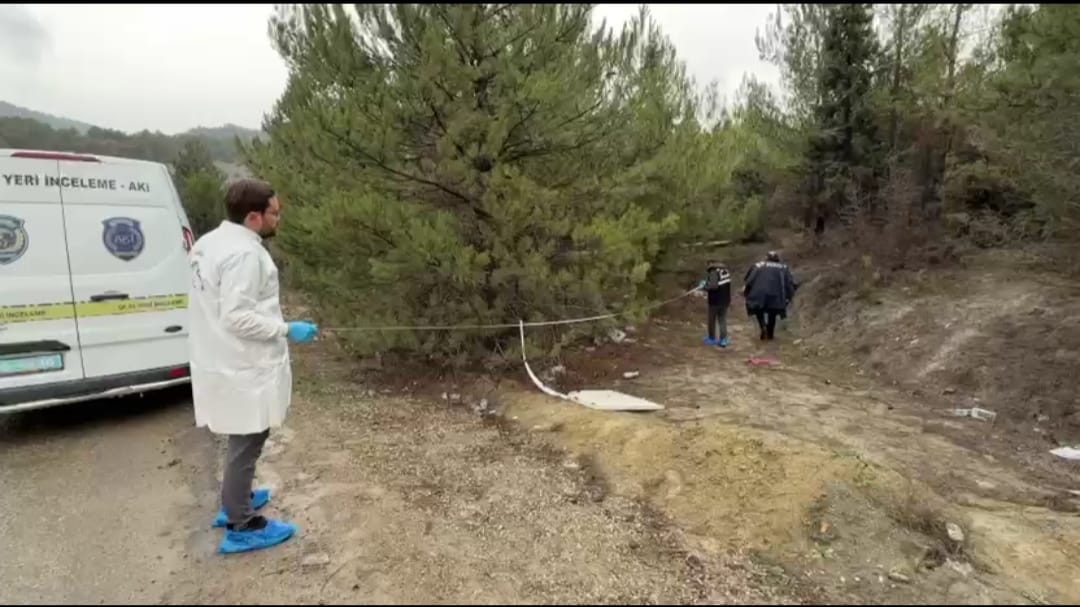 KARABÜK’TE KAYIP ŞAHIS ORMANLIK ALANDA ÖLÜ BULUNDU Karabük’te bir otelden dün hastaneye gitmek üzere ayrılan 29 yaşındaki