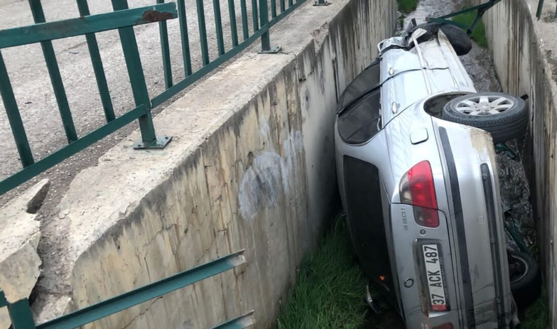 Karabük’te park halindeki otomobillere çarparak su kanalına düşen aracın alkollü