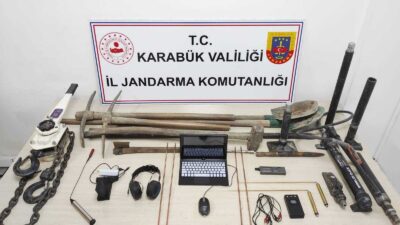 Karabük’te jandarma ekiplerince düzenlenen operasyonlarda kaçak kazı yapan 3 kişi