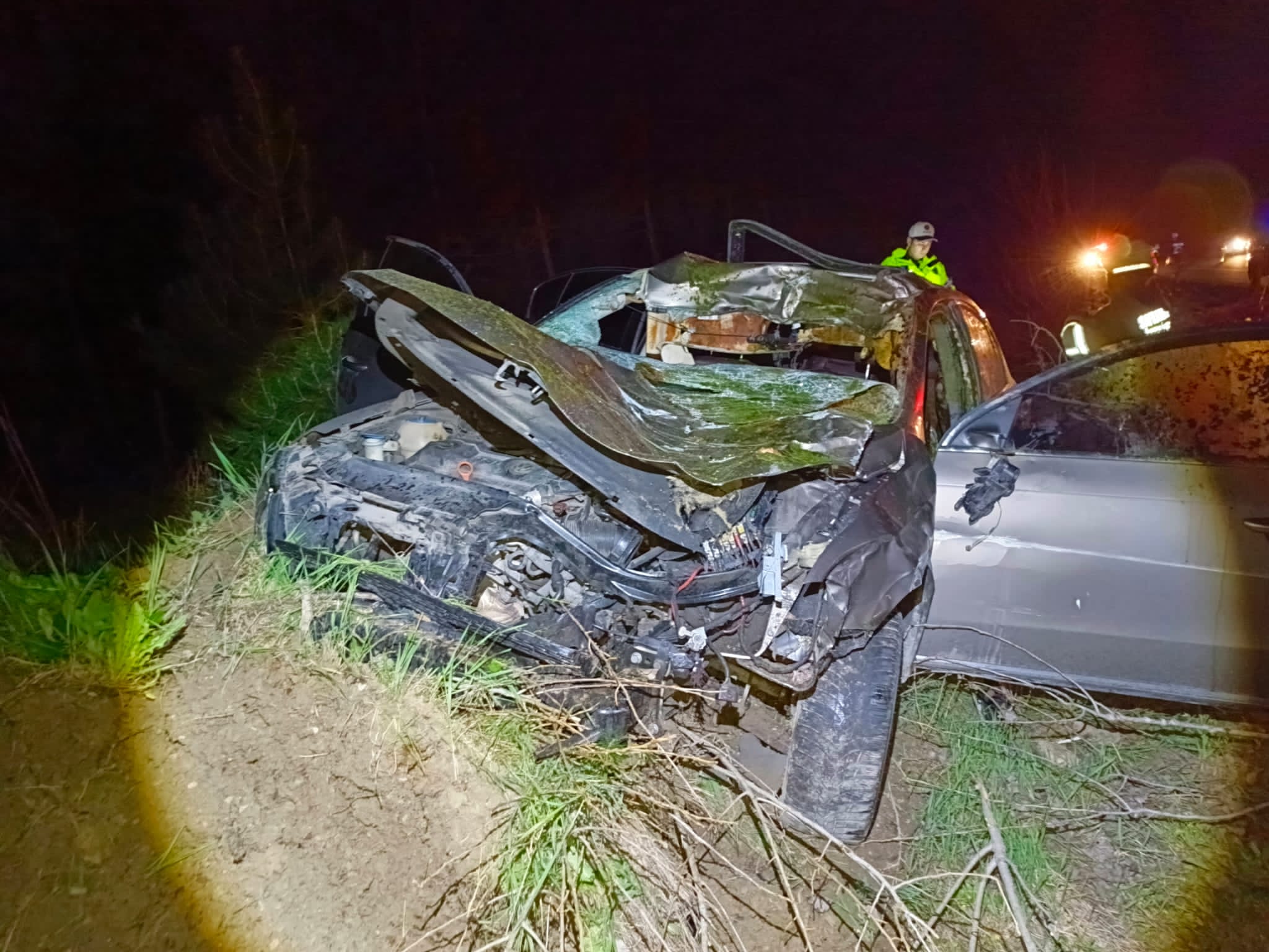 Karabük’te Yörük Köyü yol ayrımında meydana gelen sıkışmalı trafik kazasında,