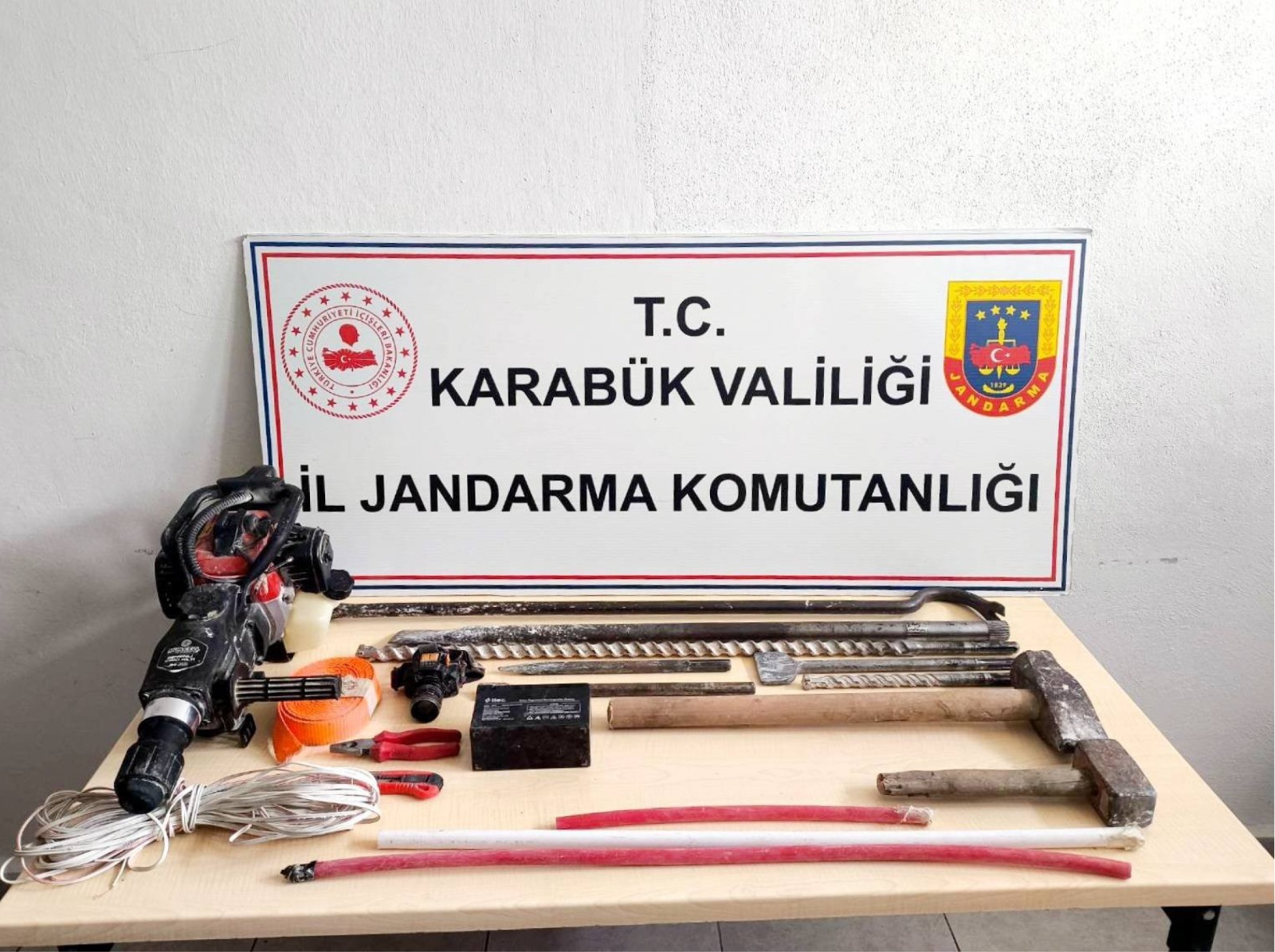Karabük Cumhuriyet Başsavcılığı koordinesinde, Karabük İl Jandarma Komutanlığı ekiplerince yürütülen