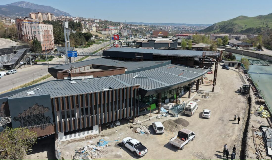 KARABÜK ŞEHİRLERARASI OTOBÜS TERMİNALİ 19 MAYIS’TA HİZMETE AÇILIYOR Karabük Şehirlerarası Otobüs Terminali, yenileme çalışmalarının ardından 19 Mayıs’ta modern