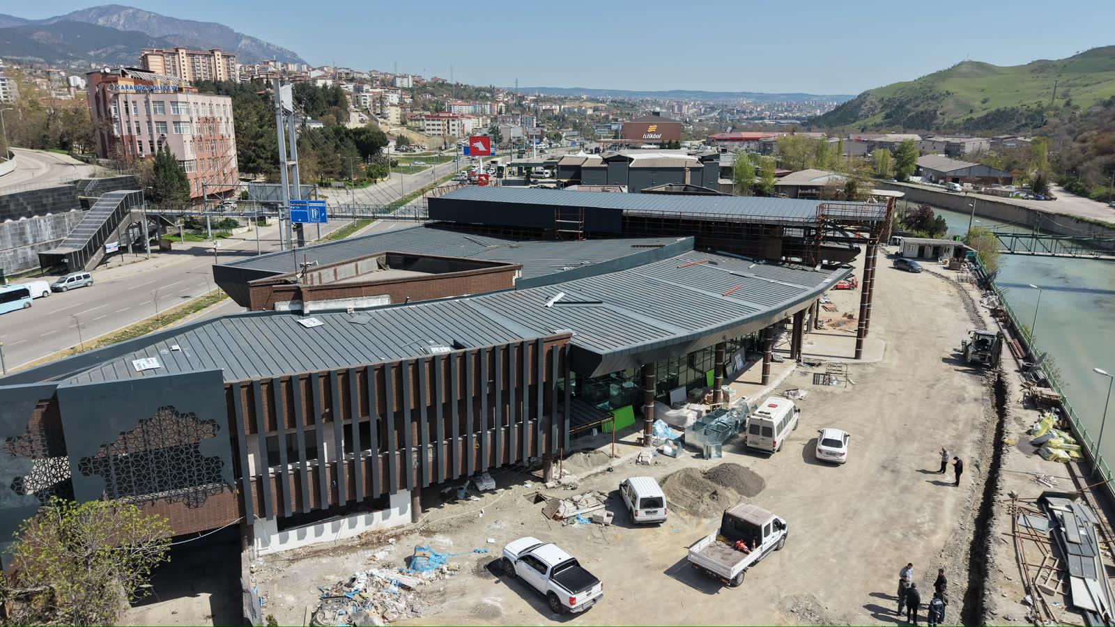 Karabük Şehirlerarası Otobüs Terminali, yenileme çalışmalarının ardından 19 Mayıs’ta modern