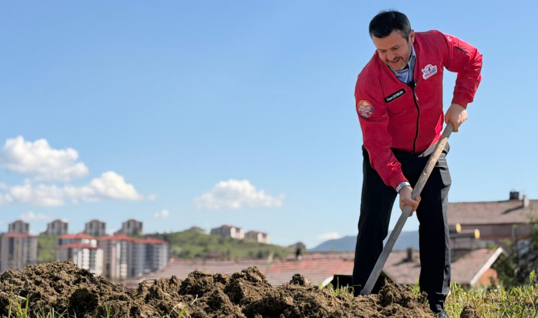 Karabük Belediye Başkanı Özkan Çetinkaya, saha çalışmaları kapsamında Fevzi Çakmak