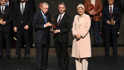 KARDEMİR, Türk Kızılay tarafından düzenlenen ödül töreninde "Yılın Kurumsal Kan