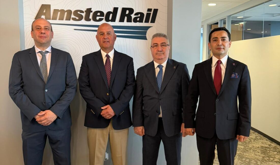 KARDEMİR, ABD’Lİ AMSTED RAIL İLE ANA TEDARİK VE YENİDEN SATIŞ SÖZLEŞMESİ İMZALADI Karabük Demir ve Çelik Fabrikaları (KARDEMİR), ABD merkezli Amsted Rail