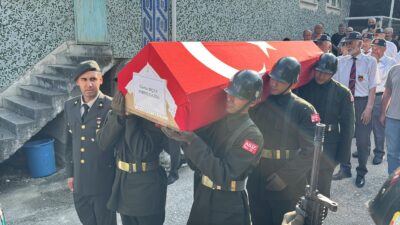 KIBRIS GAZİSİ CEMAL BİÇER ASKERİ TÖRENLE SON YOLCULUĞUNA UĞURLANDI Karabük'te tedavi gördüğü hastanede yaşında yaşamını yitiren 72 yaşındaki Kıbrıs