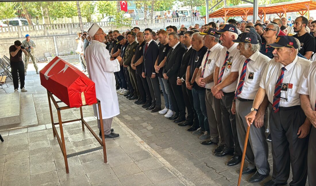 KARABÜK’TE KIBRIS GAZİSİ RUHİ İLTEROĞLU TOPRAĞA VERİLDİ Karabük’te 73 yaşında hayatını kaybeden Kıbrıs Gazisi Ruhi İlteroğlu, düzenlenen
