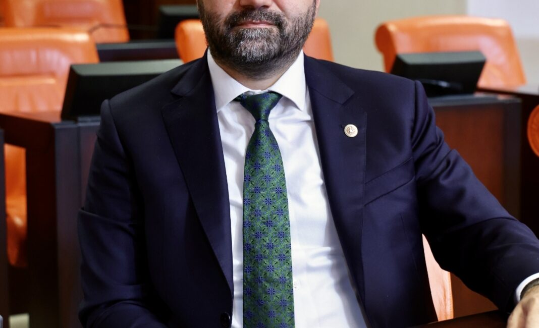 AK Parti Genel Sekreter Yardımcısı ve Karabük Milletvekili Cem Şahin,