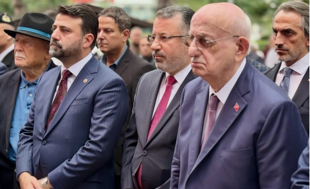 KARABÜK ÜNİVERSİTESİNDE YENİ AKADEMİK YIL TÖRENLE AÇILDI Karabük Üniversitesi (KBÜ) 2026-2027 akademik yılı, 15 Temmuz Şehitler Konferans