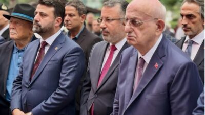 KARABÜK ÜNİVERSİTESİNDE YENİ AKADEMİK YIL TÖRENLE AÇILDI Karabük Üniversitesi (KBÜ) 2026-2027 akademik yılı, 15 Temmuz Şehitler Konferans